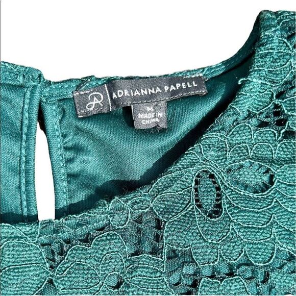 ADRIANNA PAPELL Green Lace Short Sleeve Blouse Size Medium - Picture 4 of 4